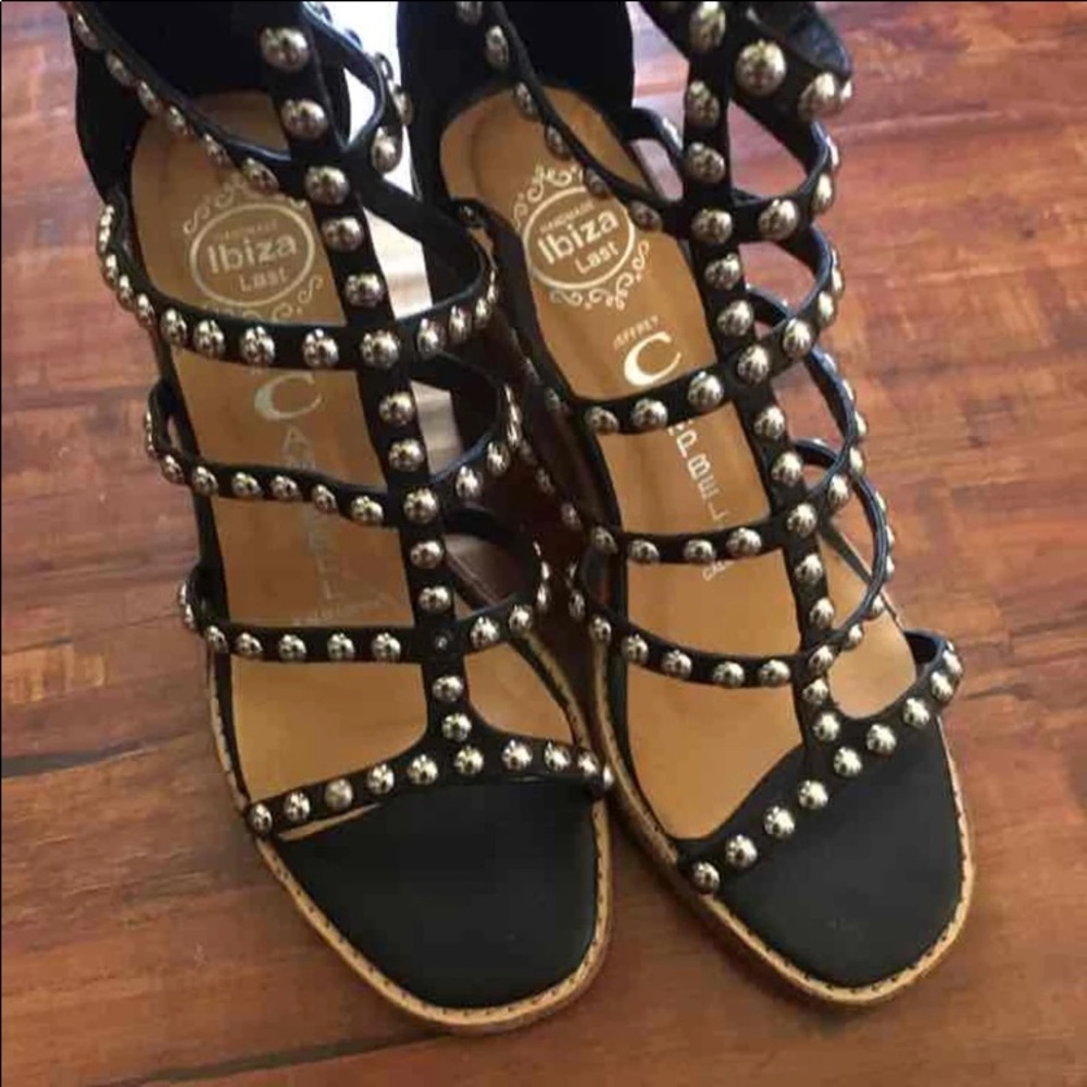 Looking for these in size 7 or 7.5